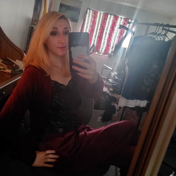 Meet your Posher, Celia - Picture 4 of 4